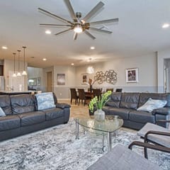Home 8 Bdrm at Windsor Westside with Top Amenities