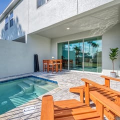 Super spacious private pool and themed bedrooms