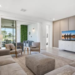 Stunning Retreat, Private Pool, Perfect Location