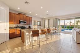 4BR Getaway, Spacious, Beautiful, Great Location