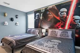5BR Family Home, Pool, Theme Beds, Space, Location