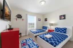 Amazing Home, 14 guests, Pool, Steps to Clubhouse