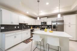 Apartment 3BR Great Location - Super Comfort