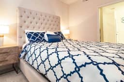 Beautiful Decor 2BR Apartment Near Disney