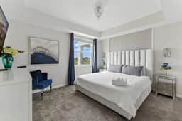Beautiful Lakeview Retreat Near Disney
