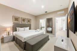 Chic 3BR Retreat, Patio with BBQ, all suites