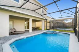 Chic 7Bed with private pool, theme bedrooms