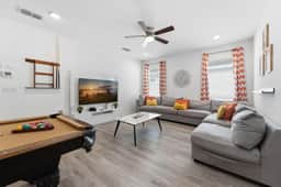 Chic Modern Escape, 12BR, Pool and Game Room