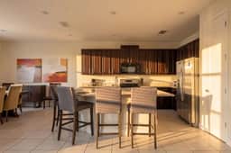 Comfort 6BR Getaway, Private Pool, Great Location