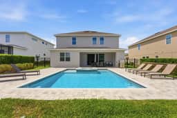 Comfort 6BR Getaway, Private Pool, Great Location