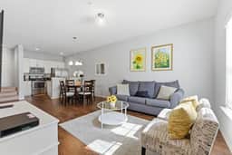 Comfortable 3BR townhome Near Parks, Great Value