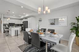 Cozy & Stylish 2BR Condo, Prime Storey Lake Spot