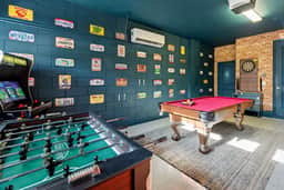 Family 5BR Retreat with Pool and Themed Bedrooms