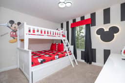 Home 6Bed , Themed Rooms, Game Room, Storey Lake