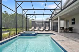 9BR Family Retreat, Private Pool, Storey Lake