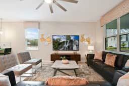 Home 9 Bed Themed Rooms, Pool, Storey Lake