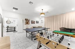 Luxury Decor 6BR at Storey Lake sleeps 16