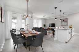 Modern Chic-Spacious, Private Pool, Prime Location