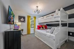 Relax in Style at this Spacious 4-Bedroom Villa!