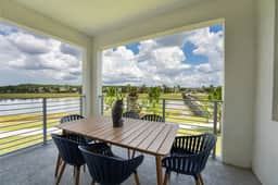 Spacious 2BR, Mickey Bedroom, Lake View