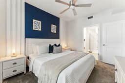 Spacious 2BR, Mickey Bedroom, Lake View