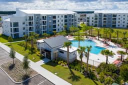 Spacious 2BR, Mickey Bedroom, Lake View