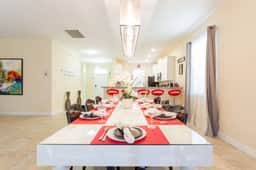 Spacious 5BR, Private Pool, Beautiful Decor