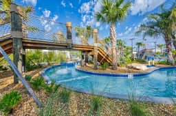 Stylish & Fun Retreat, Pool, Themed Rooms