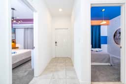 Stylish 2-BR Apt, Sleeps 7, Near Disney Magic