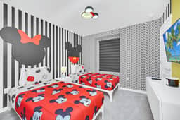 Stylish 5BR Home with Mickey & Cars Rooms