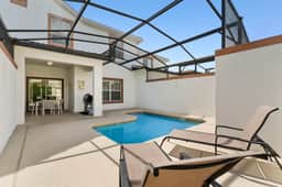 Townhome 4BR with Pool at Storey Lake