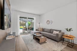 Trendy Home 15 Min from Disney Magic