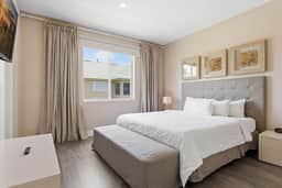 Upscale 3BR suites, Patio with BBQ & Jacuzzi