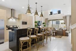 Upscale 3BR suites, Patio with BBQ & Jacuzzi