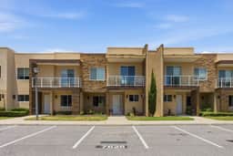 Upscale 3BR suites, Patio with BBQ & Jacuzzi