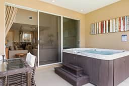 Upscale 3BR suites, Patio with BBQ & Jacuzzi