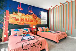 5BR Home, Private Pool, Chic Decor, Themed Rooms