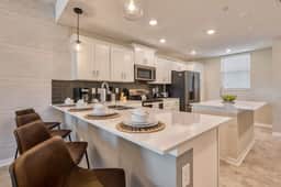 Lake View Family Escape, 2BR, Close to Disney - Image 4