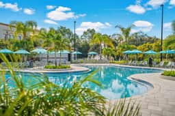Upscale Vista Cay 3BR with Resort Pool View - Image 5