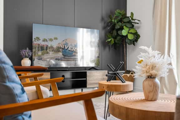 Amazing 4 Bedrooms home with Pool close to Disney - Image 1