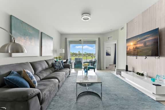 Beautiful Lakeview Retreat Near Disney - Image 1