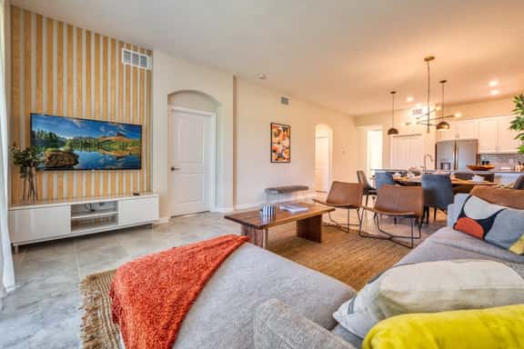 Chic Modern Condo-Spacious, Mickey Bed, Game Room - Image 1