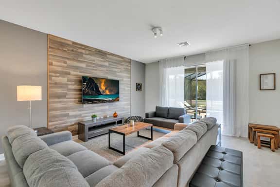 Classy 6BR Home with Private Pool - Image 1