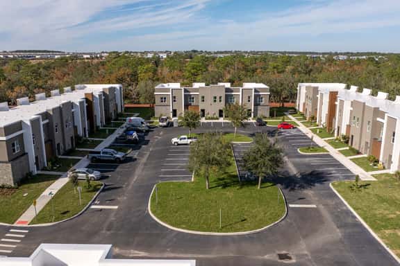 Contemporary 4BR Getaway, Minutes from Disney - Image 1