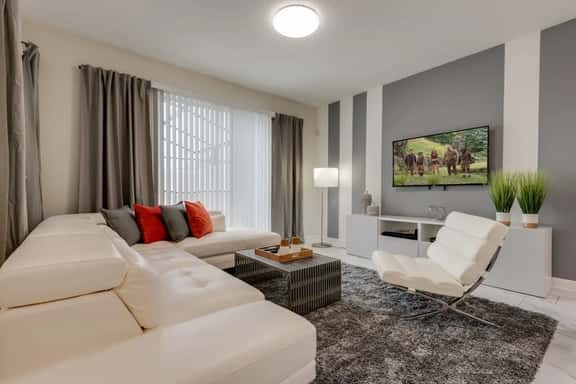 Cozy Home, Prime Disney Parks Location - Image 1