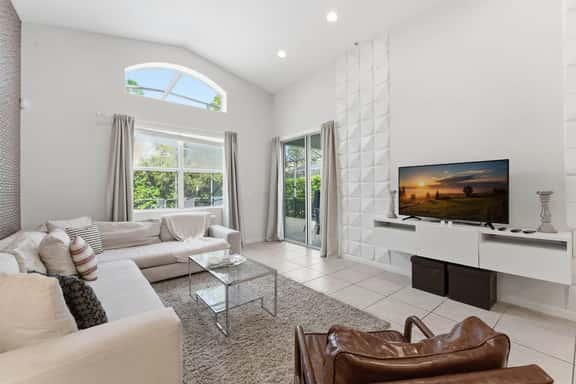 Cozy Single Story 4BR, Pool, Game Room - Image 1