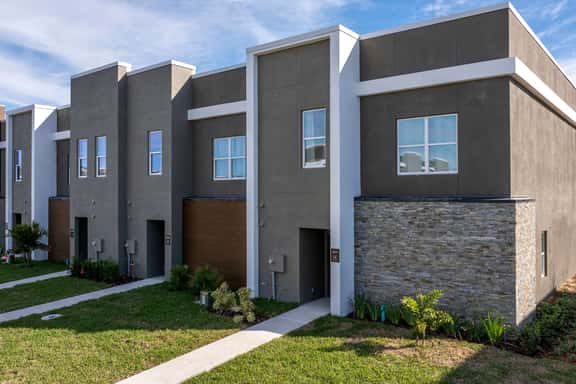 Elegant 4BR Stay Near Disney Parks - Image 1