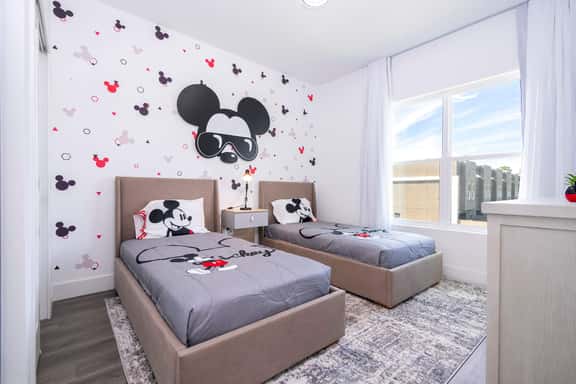 Family Escape Near Disney, Themed Magic! - Image 1