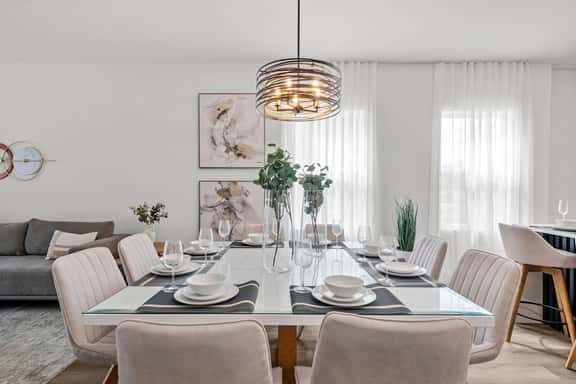 Family Fun & Relaxation in a Themed Luxury Home - Image 1