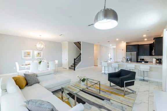 Getaway Delight-8 Bedrooms, Pool & Great Location - Image 1